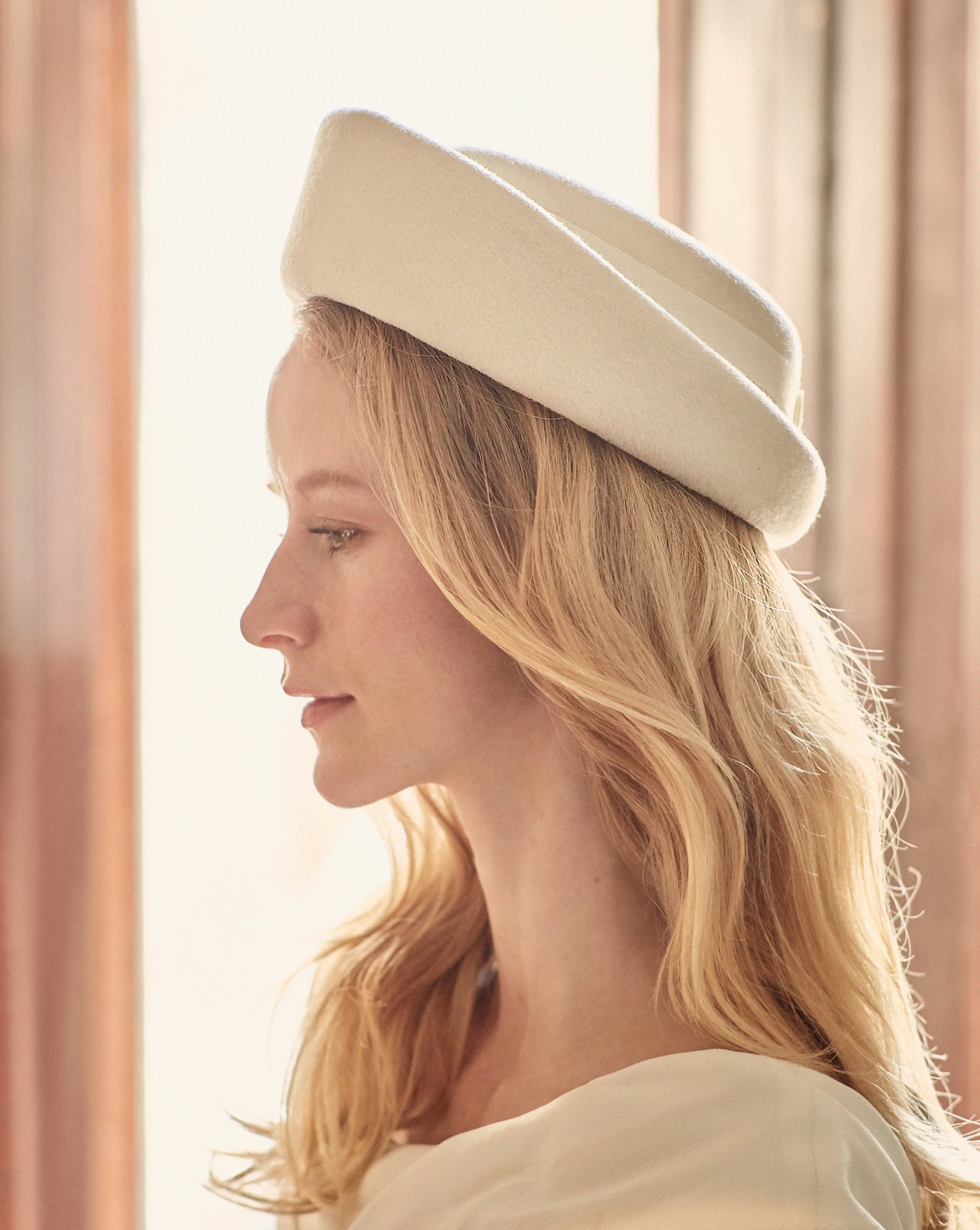 Laura | Milk Ivory