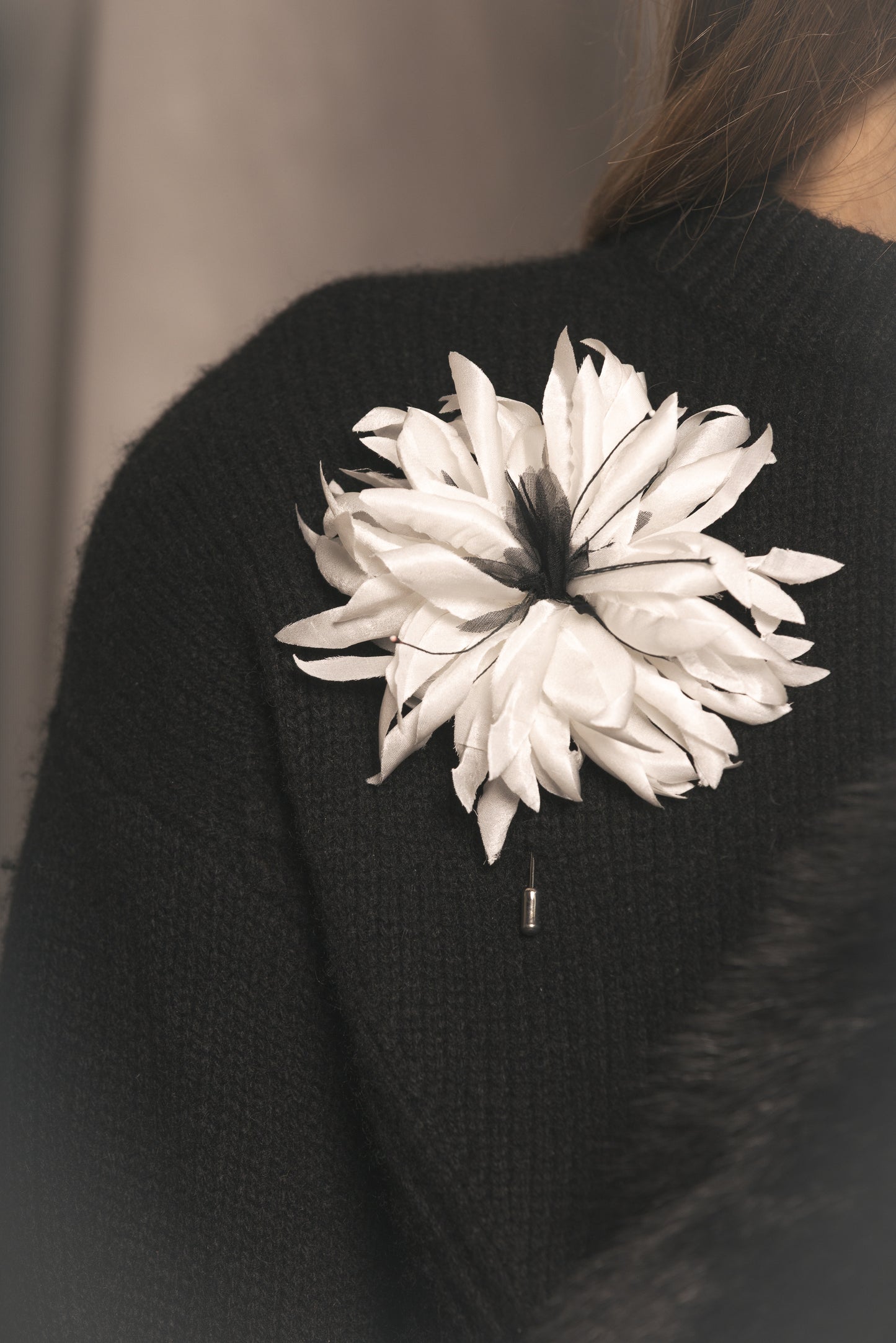 Cosima Mum Flower Brooch | White
