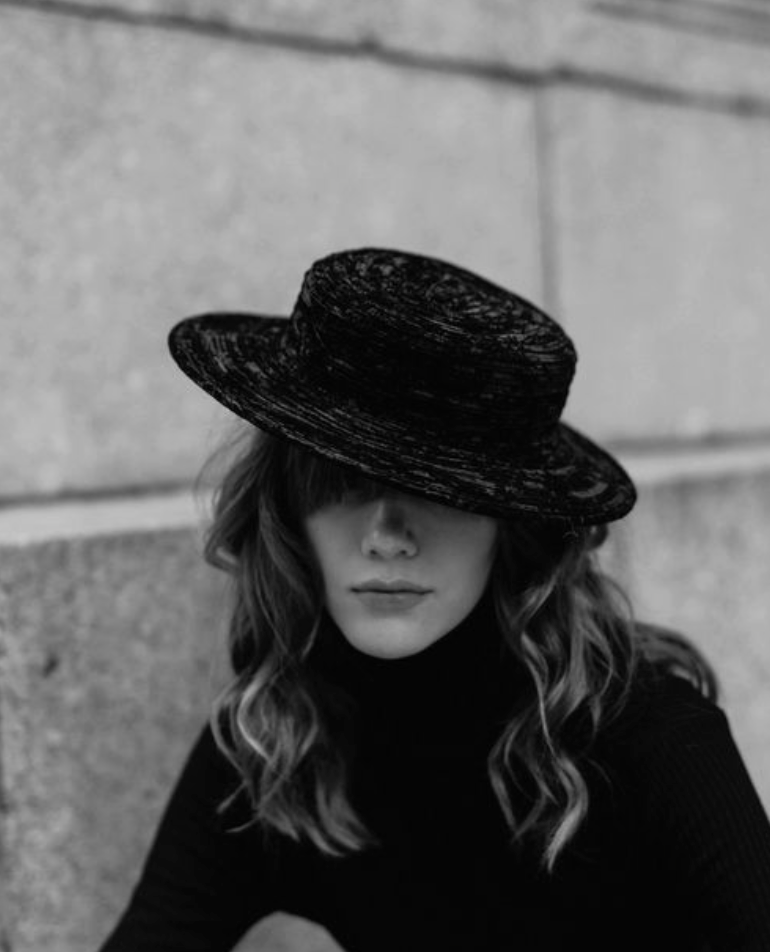 Dominique | Crushed Velvet Chocolate